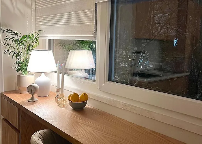 Cozy Near Center 아파트 티라나