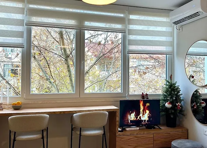 Cozy Near Center * 티라나