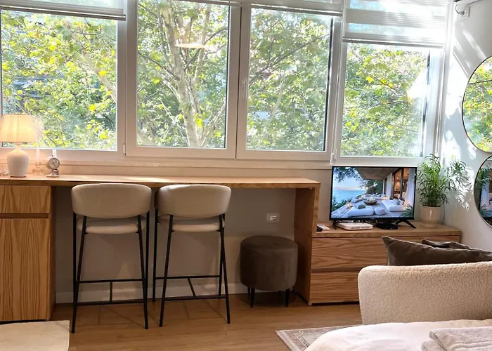 아파트 Cozy Near Center