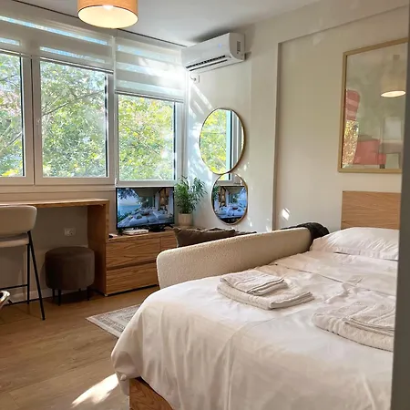 Cozy Near Center * Tiran