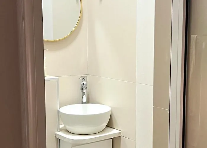 Cozy Near Center * 地拉那